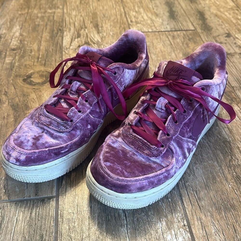 nike air force 1 LV8 Tea Berry BORDEAUX VELVET size 6.5